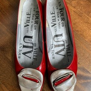 Patent leather flats by Tour En Ville